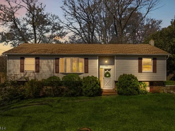 400 Lake Shore Dr, West Milford Twp., NJ 07421