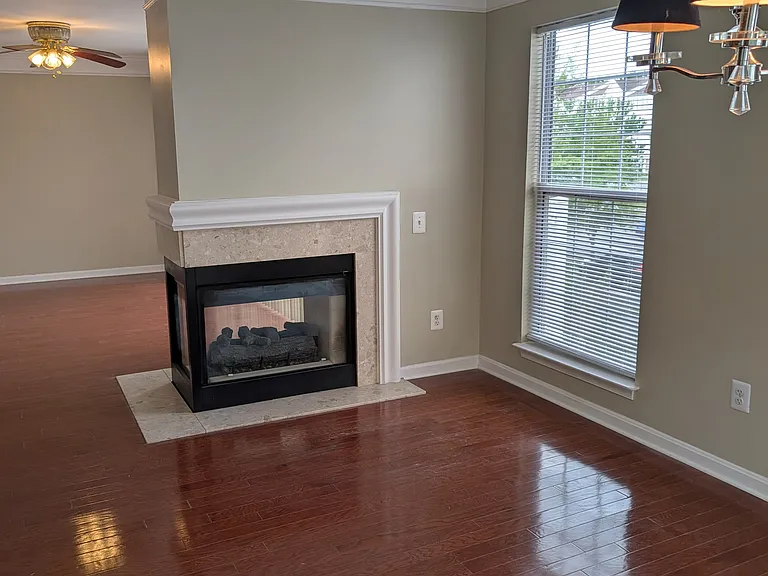 46984 Courtyard Sq #300 — Photo 2