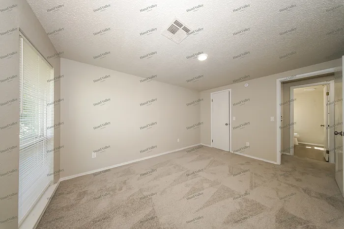 9109 Oak Cliff Dr — Photo 9