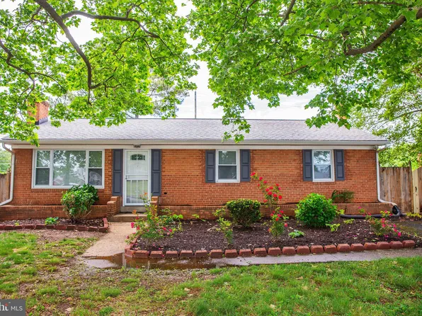 948 White Oak Dr, Oxon Hill, MD 20745