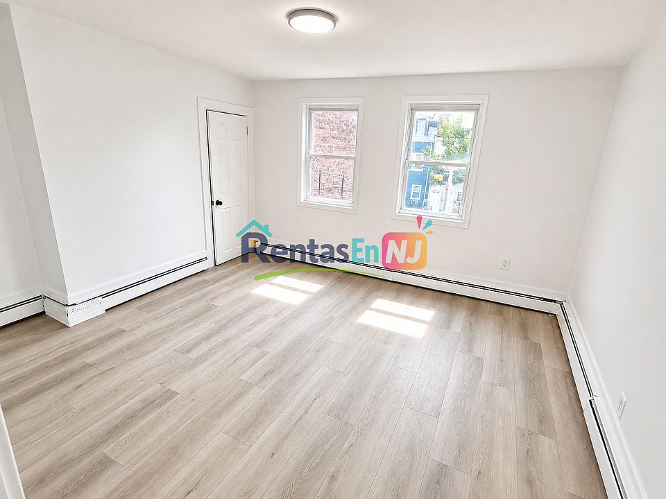 1st image of 804 Summer Ave Floor 2