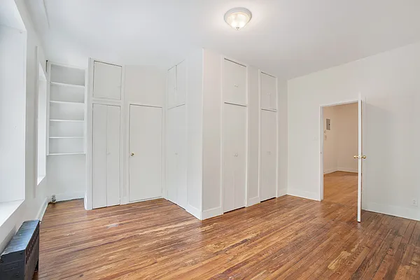 Rented by Compass | media 4