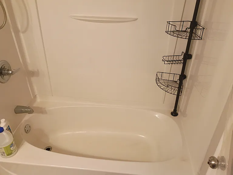 906 Colonial Dr — Photo 18