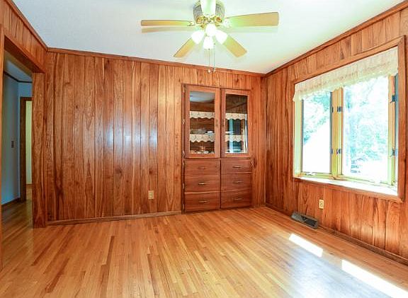 5th image of 22758 Palisade St NE
