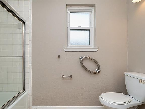4th image of 5601 Colusa Dr