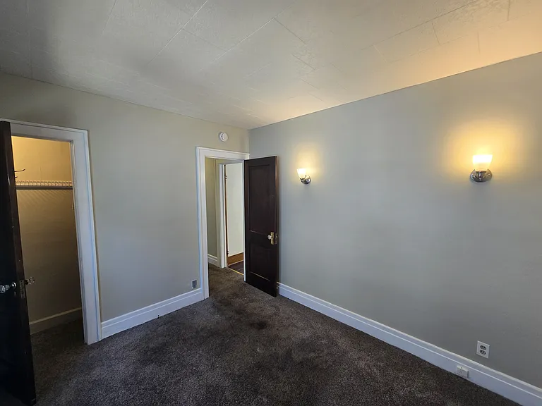 516 Winspear Ave #1 — Photo 10