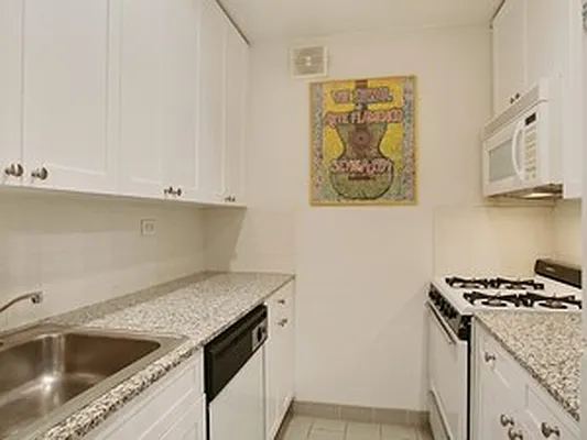 Rented by Corcoran | media 6