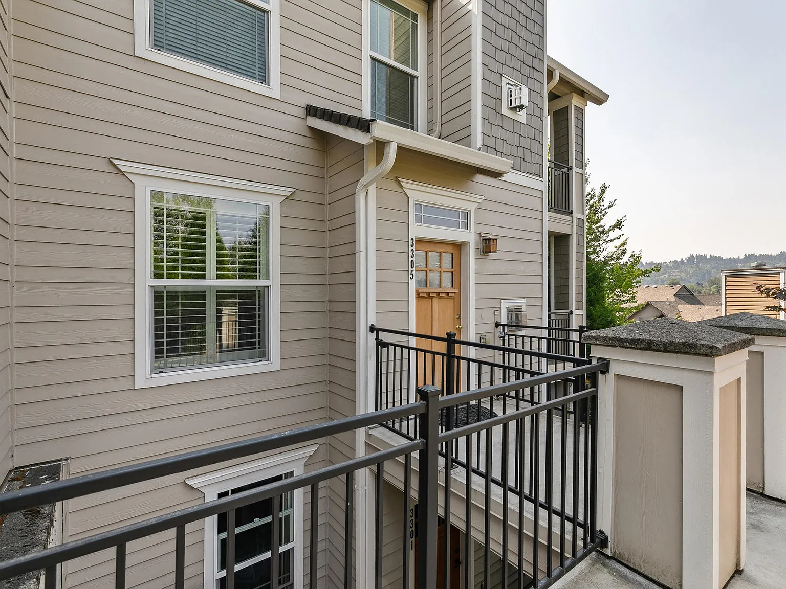 2 bed, 1191 sqft, $3,200 — Photo 1