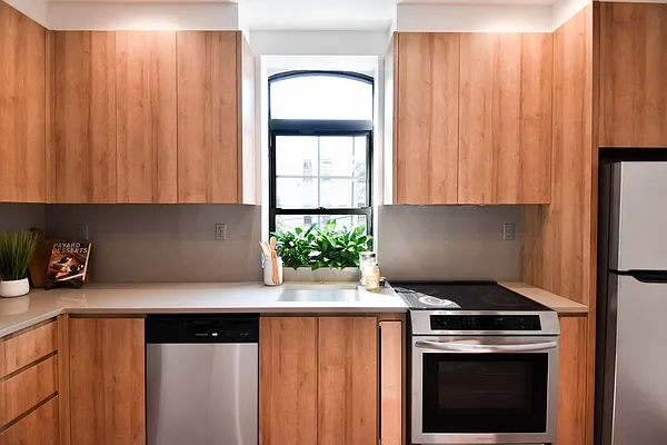 Rented by The Agency | media 16