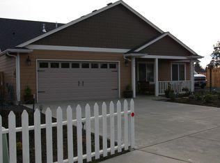 390 SW Jade Pl, Warrenton, OR 97146