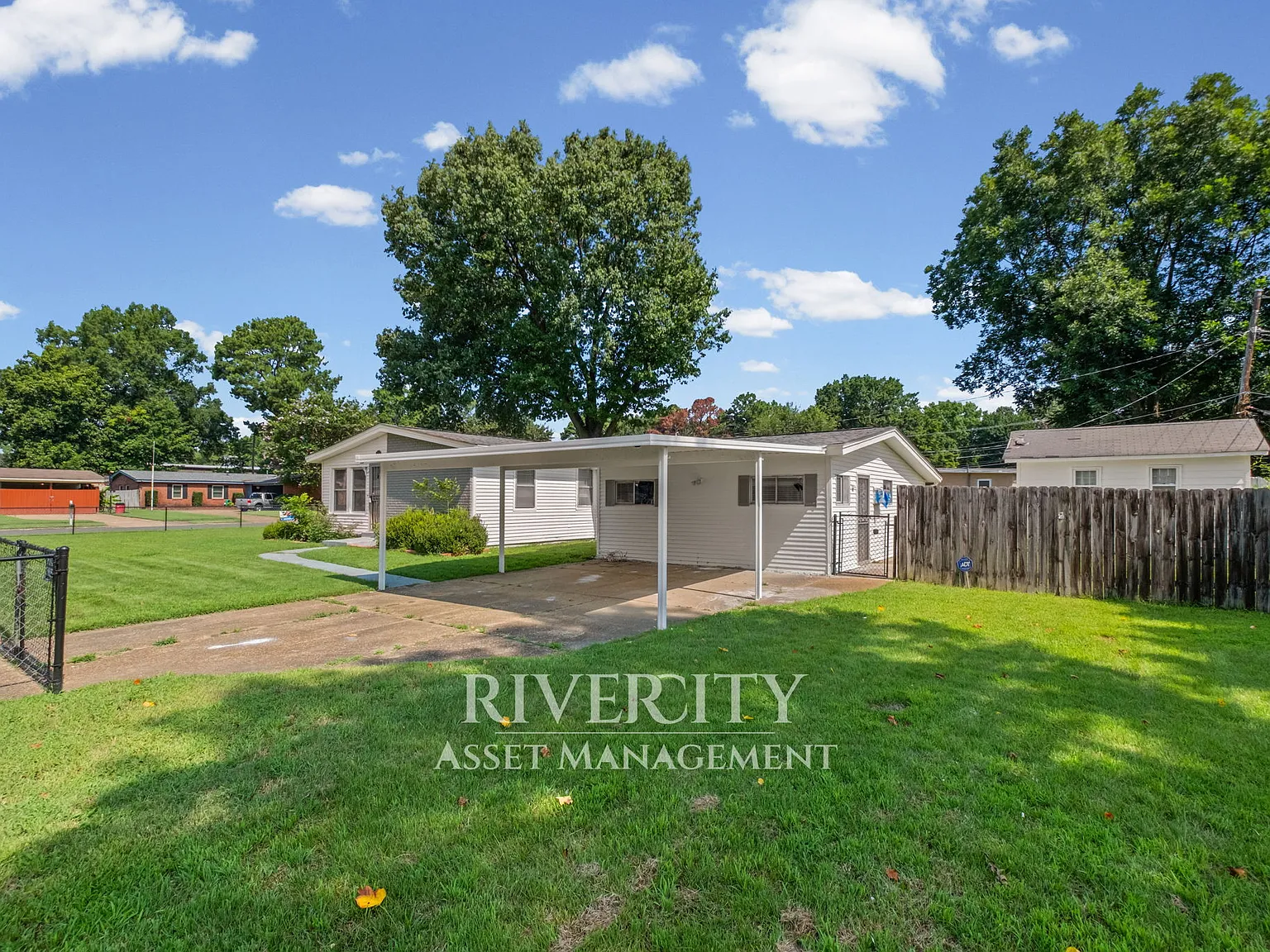 3 bed, 1.5 bath, 1481 sqft, $1,795 — Photo 3
