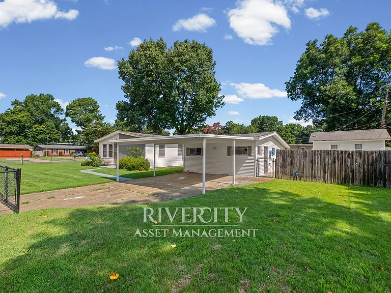5040 Colewood Ave — Photo 3