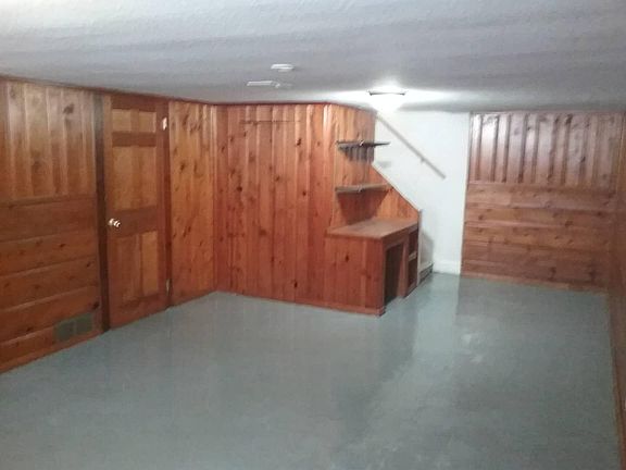 3rd image of 3802 Warrendale Rd