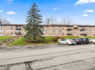 2467 Brook Ledge Rd APT 33B, Bridgeville, PA 15017