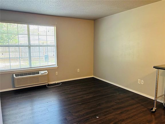 4th image of 3701 W Cedar St APT 8