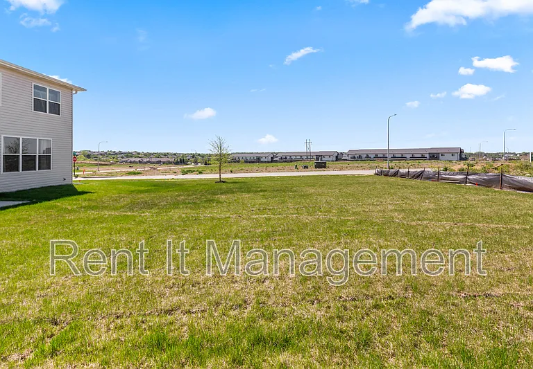 6910 Stony Point Dr — Photo 31