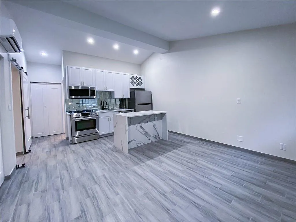 1 bed, 1.0 bath, 640 sqft, $1,995 — Photo 4
