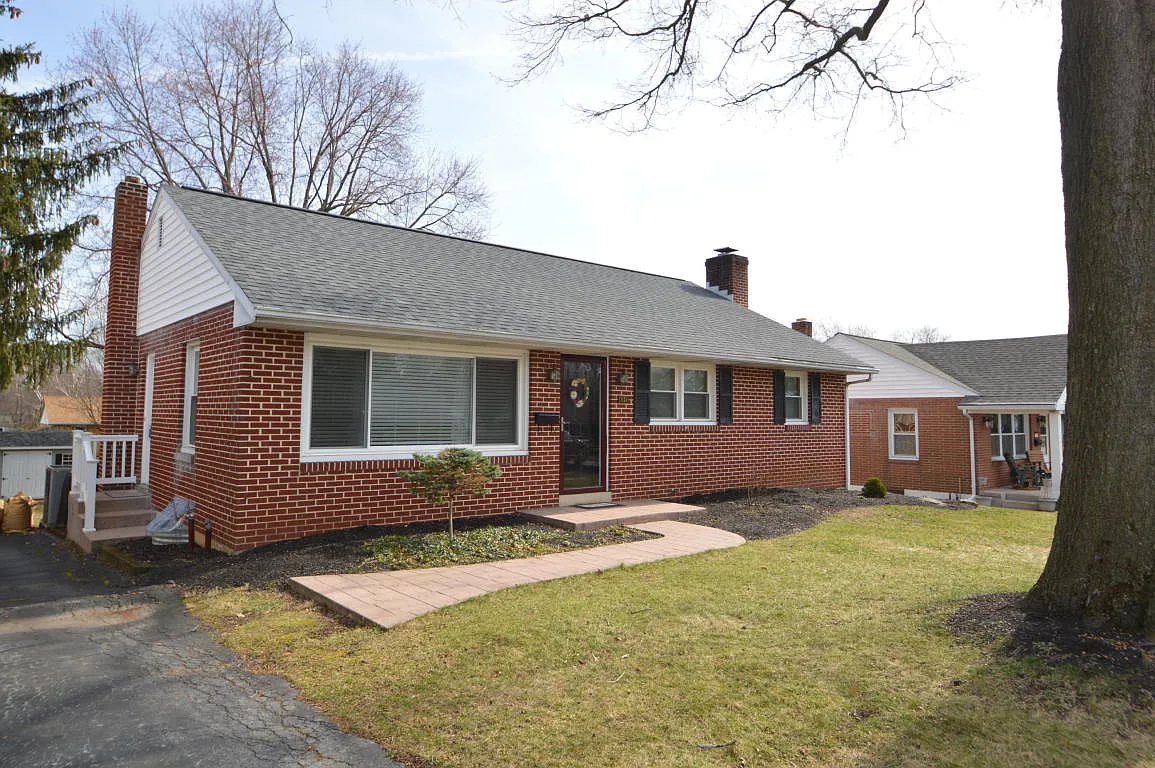 351 N Mount Joy St photo 1
