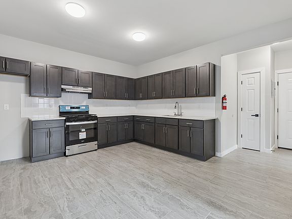 5th image of 240 Broadway #2