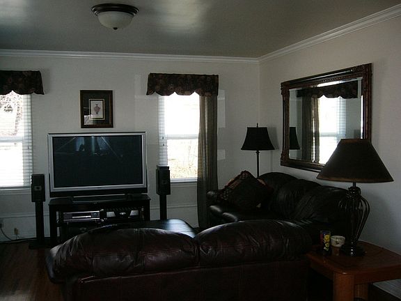 OPEN LIVING ROOM
