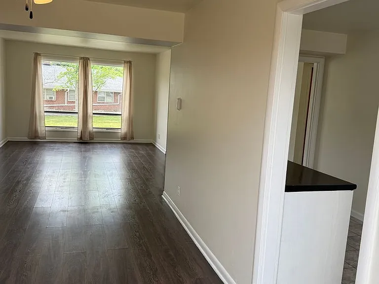 Spacious 3 Bedroom 2 Bath Townhome with Garage Available Now Great Location! — Photo 22