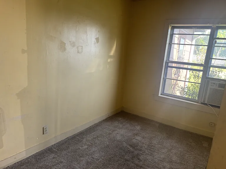 1017 Hunter Ave — Photo 5