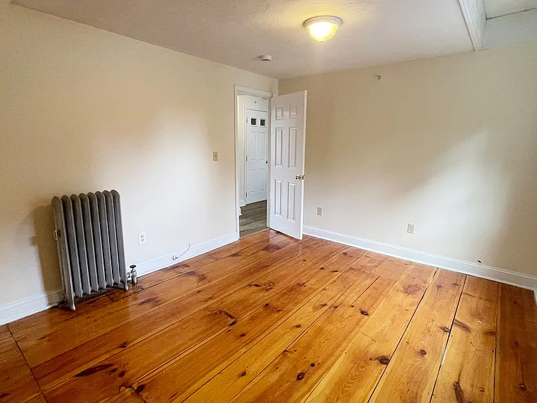 136 Central St — Photo 30