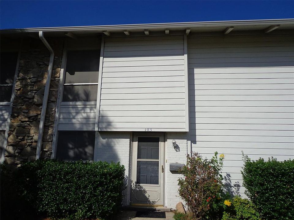1st image of 100 Harbor Dr Unit 103