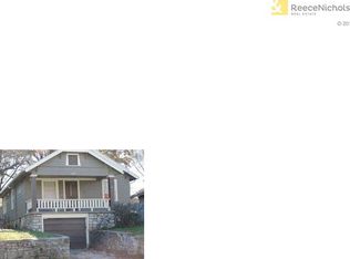 2017 E Gregory Blvd, Kansas City, MO 64132