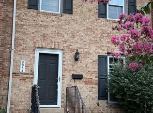 8834 Surveyors Pl, Springfield, VA 22152