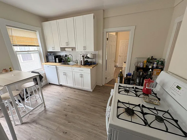 270 Washington St #2 — Photo 1
