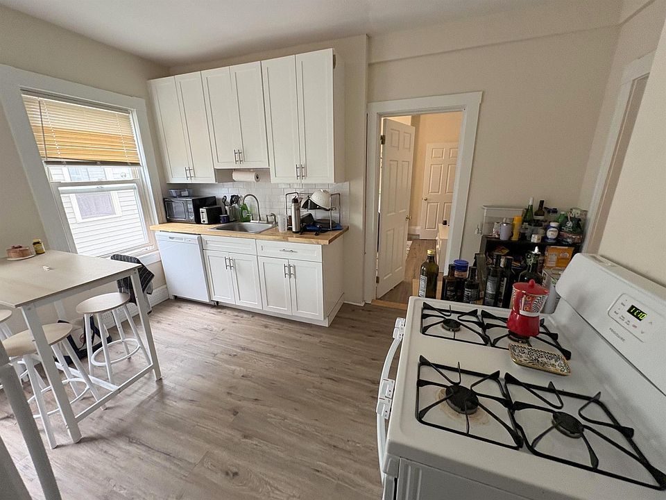 1st image of 270 Washington St #2