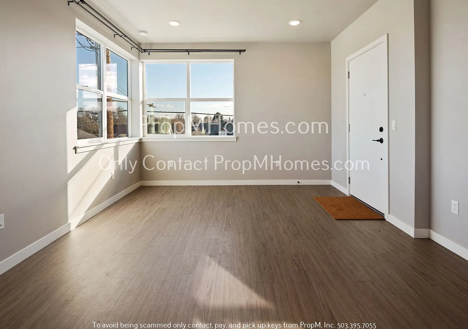 Charming Studio in Arbor Lodge! Modern Updates! Plenty of Light! — Photo 2