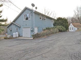 2696 Windy Rd, Orefield, PA 18069