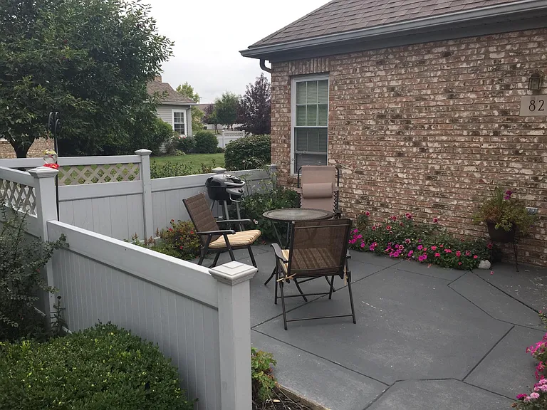 82 Stonegate Cir — Photo 3