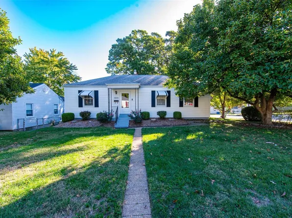 3100 Pearl Harbor Dr, Saint Ann, MO 63074