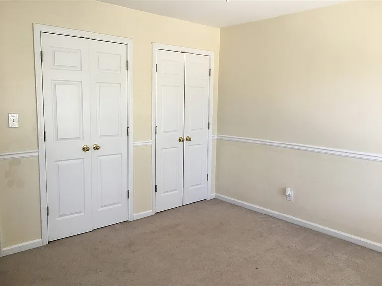 Additional secondary bedroom sharing jack n jill bath