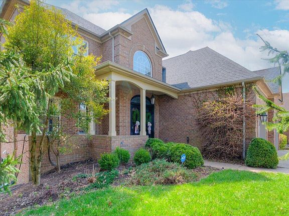 2nd image of 2328 Thistle Park