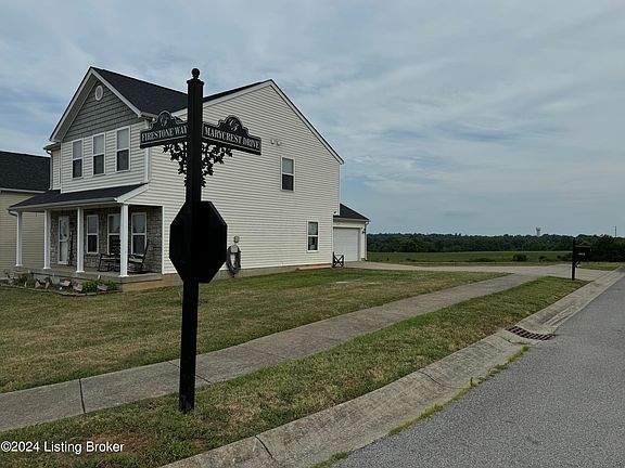 3rd image of 3033 Mary Crest Dr