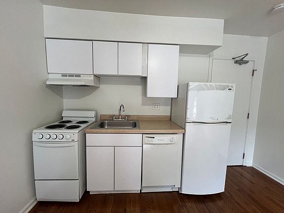 2nd image of 368 S Atlantic Ave APT 9