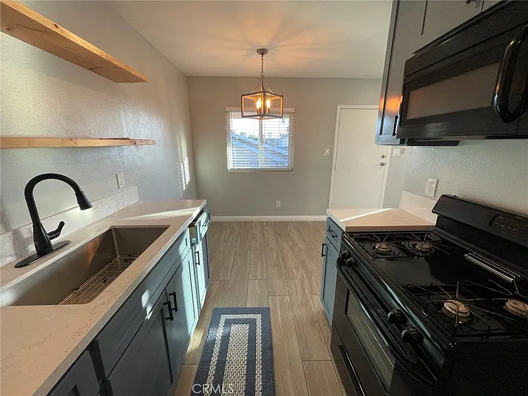 1707 W 81st St — Photo 9
