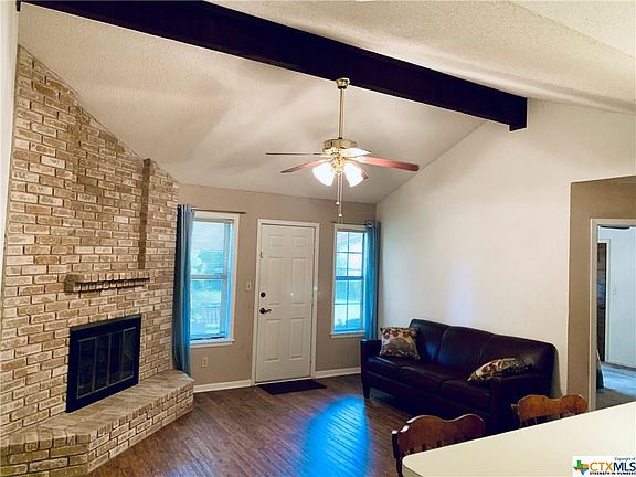 3rd image of 218 Londonderry Dr