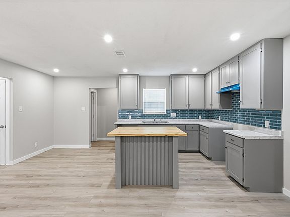 4th image of 3523 Dutton Dr