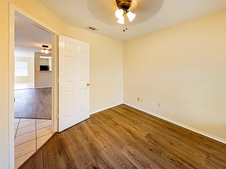 3603 Avalon Castle Dr — Photo 7