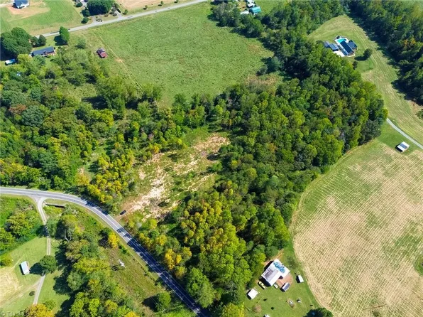2625 Sprouse Rd, Boonville, NC 27011