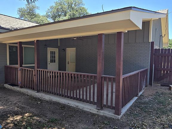 3rd image of 204 Crestwood Dr
