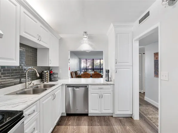 8437 Forest Hills Drive #203, Coral Springs, FL 33065