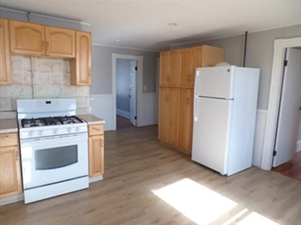 90 Congress St #4F, Salem, MA 01970