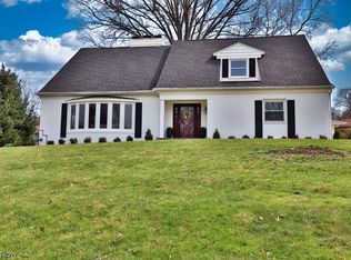 1691 Knob Hill Dr, Coshocton, OH 43812