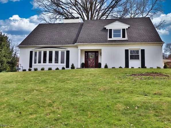 1691 Knob Hill Dr, Coshocton, OH 43812